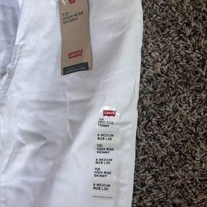 Levi’s 721 Highrise skinny women’s jeans
